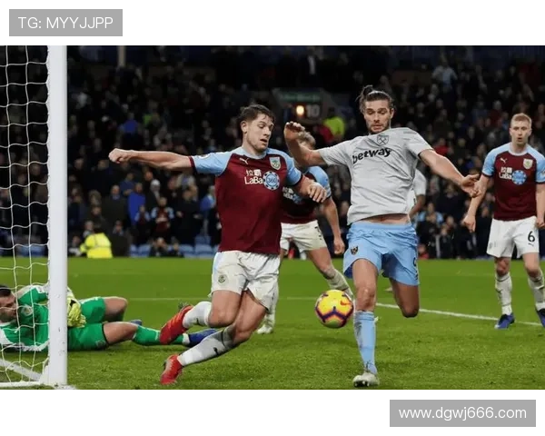 阿切尔比防守数据出色，帮助球队稳固后防线，表现值得关注