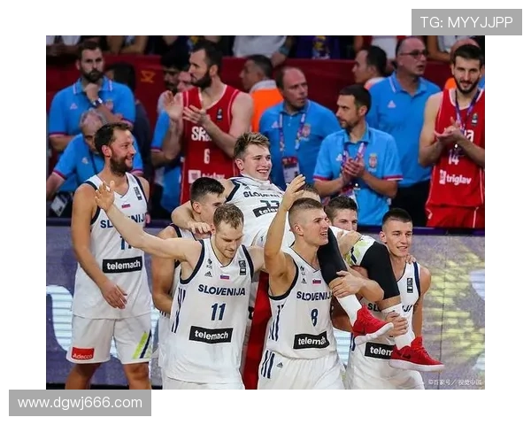 塞尔维亚球迷狂热 塞尔维亚球迷狂热