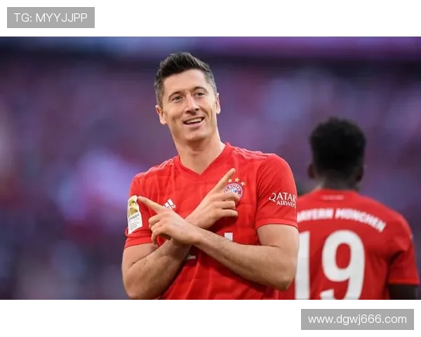 莱万多夫斯基伤病与出勤率分析:长期高产的关键因素 莱万多夫斯基伤病与出勤率分析:长期高产的关键因素