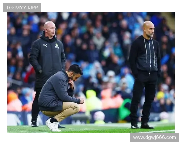 曼联战术执行问题持续暴露,球队表现波动对争冠形势产生影响 曼联战术执行问题持续暴露,球队表现波动对争冠形势产生影响