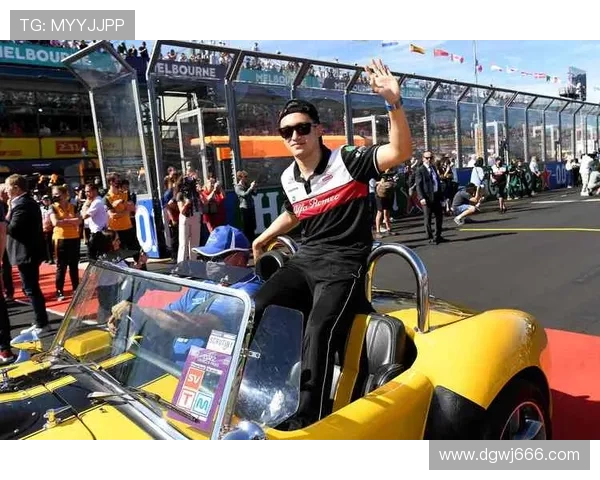 周冠宇家的车库比我家房子还大