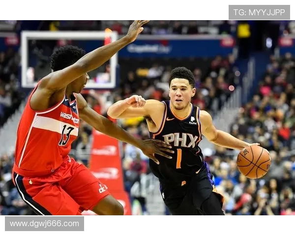 德文·布克挡拆制造空位提升得分效率显著超过季后赛表现